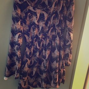 Long sleeve dress knee length